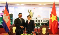 Pemimpin Kota Ho Chi Minh menerima Deputi PM Kamboja, Sar Kheng