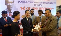 Peluncuran buku “Riwayat hidup Presiden Ho Chi Minh” dalam bahasa Bengal