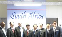 Vietnam dan Afrika Selatan menciptakan syarat yang kondusif kepada badan-badan usaha dua negara untuk mendorong kerjasama dan investasi