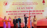 Deputi PM Viet Nam, Vu Duc Dam menghadiri Upacara peringatan ultah ke-60 berdirinya Sekolah Tinggi Kebudayaan Ha Noi