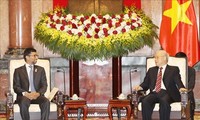 Sekjen, Presiden Vietnam, Nguyen Phu Trong menerima Menteri Energi dan Industri Uni Emirat Arab