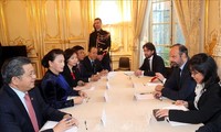 Ketua MN Nguyen Thi Kim Ngan bertemu dengan PM Perancis, Edouard Phililpe