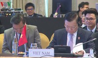 Membuka konferensi Menteri Keuangan ASEAN di Thailand