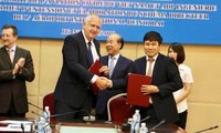 Direktorat Penerbangan Vietnam bersama dengan ADPi (Perancis) tentang  menandatangani MOU penelitian kapasitas bandara Noi Bai
