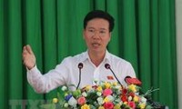 Kepala Departemen Komunikasi dan Pendidikan KS PKV, Vo Van Thuong melakukan kontak dengan pemilih Kota Bien Hoa, Provinsi Dong Nai