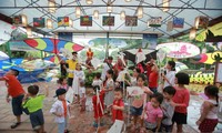 Aktivitas-aktivitas musim panas “Calon ujian cilik: Mamasang sayap pada  impian” di Danau Van – Van Mieu Quoc Tu Giam