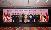 Mengadakan sidang persiapan untuk Konferensi Para Menlu ASEAN ke-52