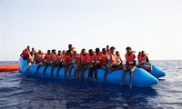 Masalah migran: Menyelamatkan 108 orang di lepas pantai Libia