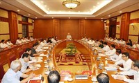 Sekjen KS PKV, Nguyen Phu Trong memimpin sidang Subkomisi Dokumen Kongres Nasional XIII Partai Komunis Vietnam