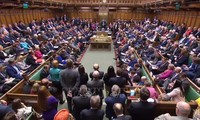 Parlemen Inggris mengesahkan RUU mencegah “Brexit keras”