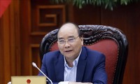 PM Nguyen Xuan Phuc memimpin sidang Badan Tetap Subkomisi Sosial-Ekonomi