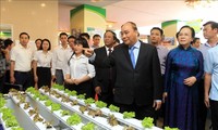PM Nguyen Xuan Phuc: pembangunan pedesaan baru harus meningkatkan kehidupan materiil dan spirituil bagi warga pedesaan 