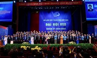 Acara penutupan Kongres Nasional ke-8 Federasi Pemuda Vietnam: Berjalan seperjalanan dan mengembangkan peranan para pemuda