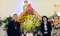 Wapres Dang Thi Ngoc Thinh mengucapkan selamat Hari Natal di  Provinsi Gerejani Bui Chu