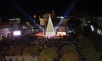 Ribuan orang berduyun-duyun datang ke Kota Bethlehem untuk merayakan Hari Natal
