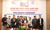 Bekerjasama menyosialisasikan dan mempromosi pariwisata Vietnam yang dikaitkan dengan Turnamen Formula 1