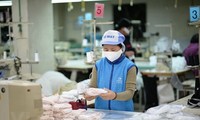 Vietnam punya cukup kemampuan untuk memproduksi masker dengan kain anti-bakteri guna memenuhi kebutuhan domestik dan ekspor demi tujuan kemanusiaan