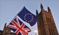 Parlemen Inggris mengesahkan RUU mengenai Pencabutan  status mobilitas secara bebas dari para pekerja Uni Eropa