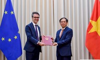 Vietnam memberikan nota-nota kepada Uni Eropa untuk mengumumkan ratifikasi MN VN terhadap EVFTA dan EVIPA