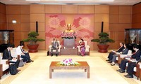 Ketua MN Vietnam, Nguyen Thi Kim Ngan menerima para Dubes Jepang dan Kamboja