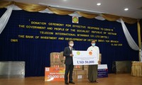 Acara penyerahan  kenangan bantuan yang diberikan Pemerintah Vietnam kepada Myanmar dalam pekerjaan melawan pandemi Covid-19