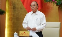 PM Vietnam, Nguyen Xuan Phuc memimpin sidang periodik Pemerintah tentang pencegahan dan pemberantasan Covid-19