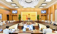 Komite Tetap MN Vietnam memperbarui cara berpikir  dalam menyusun berbagai RUU