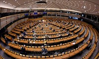 Parlemen Uni Eropa Tinjau Kesepakatan Perdagangan dengan Inggris
