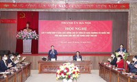 Ketua MN Vuong Dinh Hue Hadiri Konferensi Terima  Sumbangan Pendapat Pada Isi RUU Mengenai Ibukota (Amandemen)