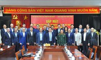 Kepala Departemen Propaganda KS PKV, Nguyen Trong Nghia Lakukan Sidang Kerja dengan Kepala Korps Diplomatik Vietnam di Luar Negeri 