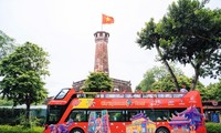 Tur Melihat-lihat Pemandangan Kota Ha Noi dari Bus  Tingkat