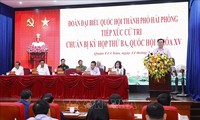 Ketua MN Vuong Dinh Hue Lakukan Kontak Dengan Para Pemilih di Kota Hai Phong