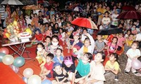 Festival Medio Musim Rontok Yang Bergembira Dari Anak-Anak Vietnam di Luar Negeri