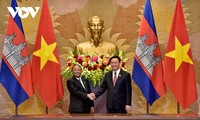 Ketua MN Vietnam, Vuong Dinh Hue Lakukan Pembicaraan Dengan Ketua Parlemen Kerajaan Kamboja