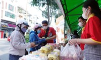 Kota Ho Chi Minh: Dengan Hampir 10 Juta USD Memikirkan Kebutuhan Hari Raya Tet bagi Para Buruh Yang Dilanda Kesulitan