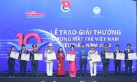 Pemberian Penghargaan Pemuda Vietnam Tipikal Tahun 2022