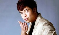 Penyanyi-Komponis Dinh Manh Ninh
