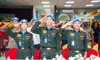 UNMISS Berikan Bintang Pemeliharaan Perdamaian PBB bagi Tiga Perwira Keamanan Publik Vietnam