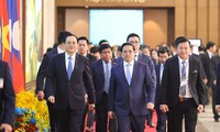 PM Vietnam, Pham Minh Chinh dan PM Laos, Sonexay Siphandone Bersama-Sama Pimpin Sidang AntarPemerintah Vietnam-Laos