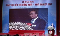 Nguyen Xuan Phuc appelle à une «insurrection économique en temps de paix»