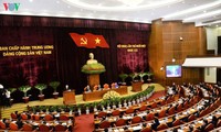 Quatrième journée de travail du 11e Plénum du Comité central du Parti