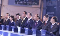 Premières activités du Premier ministre Nguyên Xuân Phuc en République de Corée
