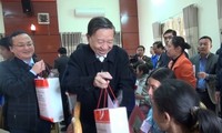 Leaders pay Tet visits to localities 