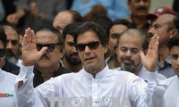 Pakistan election: Imran Khan makes promises after victory 