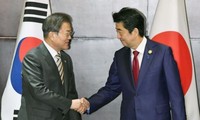 Japan urges South Korea to take steps in resolving bilateral row