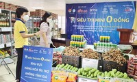 “Zero dong” stores support pandemic-hit people in Hanoi