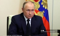 Putin warns to respond swiftly to any interference in Ukraine