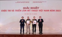 Vietnam Fine Arts Competition and Exhibition 2023 opens, gives awards   