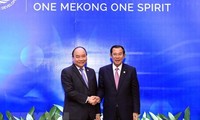 PM Nguyen Xuan Phuc menerima PM Kamboja, Samdech Techo Hun Xen