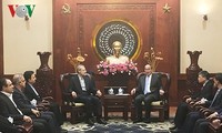 Sekretaris Komite Partai Komunis Kota Ho Chi Minh, Nguyen Thien Nhan menerima Ketua Parlemen Iran, Ali Ardeshir Larijani 